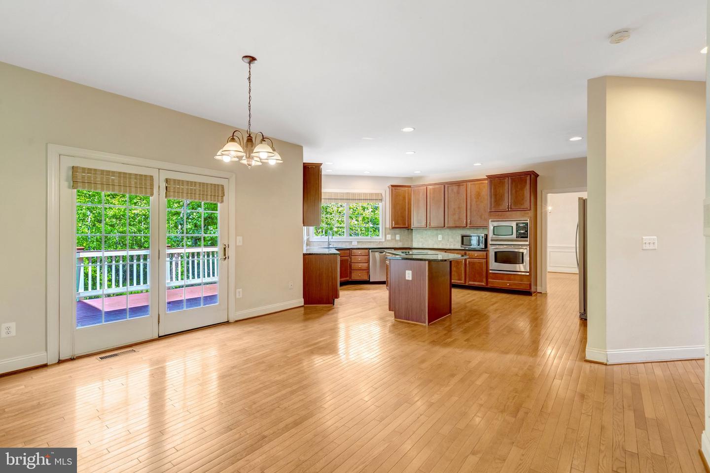 Haymarket, Virginia, 20169, United States, 5 Bedrooms Bedrooms, ,5 BathroomsBathrooms,Residential,Pending,2031766