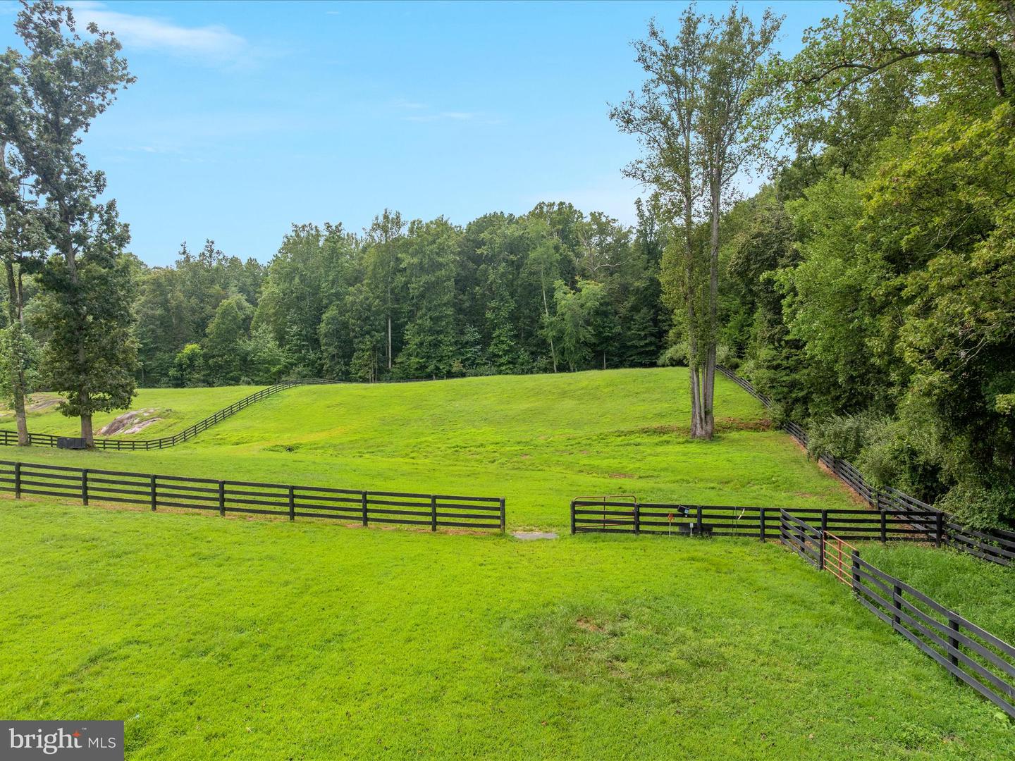 Amissville, Virginia, 20106, United States, 4 Bedrooms Bedrooms, ,4 BathroomsBathrooms,Residential,Active,1929462