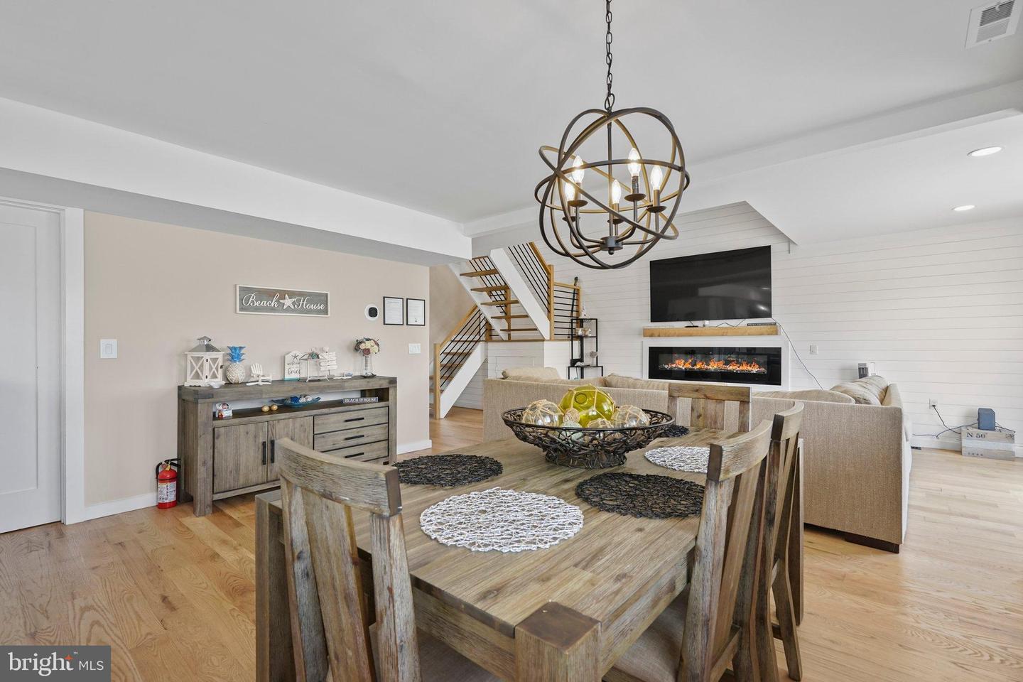 Manahawkin, New Jersey, 08050, United States, 4 Bedrooms Bedrooms, ,3 BathroomsBathrooms,Residential,Active,1885030