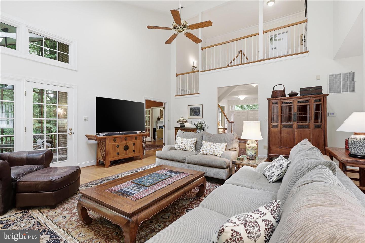 Oakton, Virginia, 22124, United States, 5 Bedrooms Bedrooms, ,5 BathroomsBathrooms,Residential,Pending,2045766