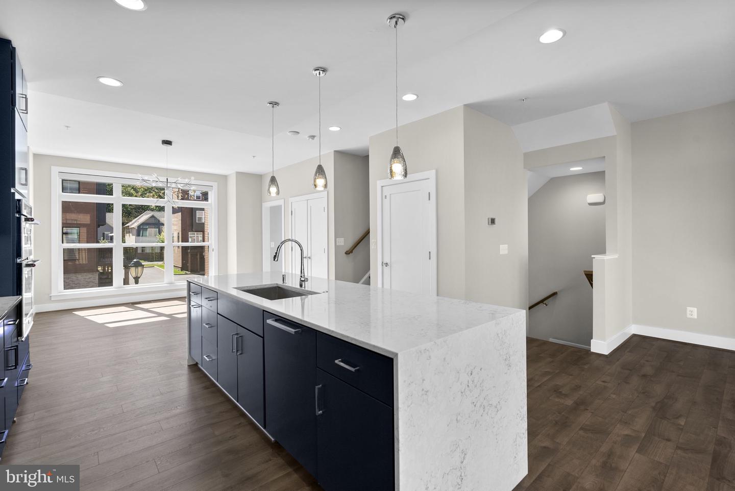 Rockville, Maryland, 20852, United States, 5 Bedrooms Bedrooms, ,5 BathroomsBathrooms,Residential,Active,1954009