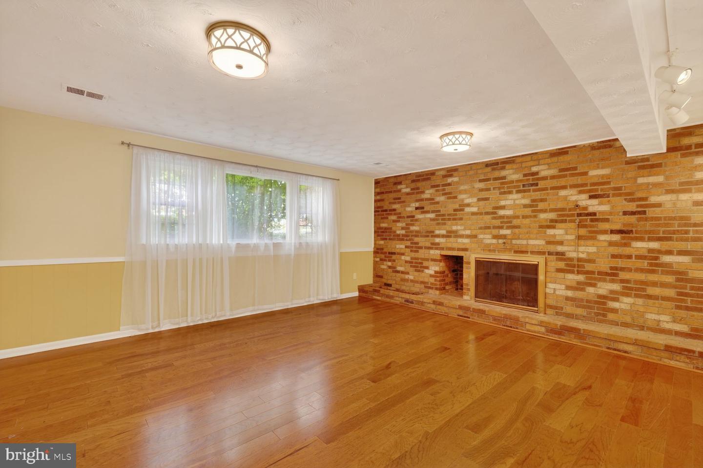 Falls Church, Virginia, 22043, United States, 4 Bedrooms Bedrooms, ,3 BathroomsBathrooms,Residential,Active,2045048