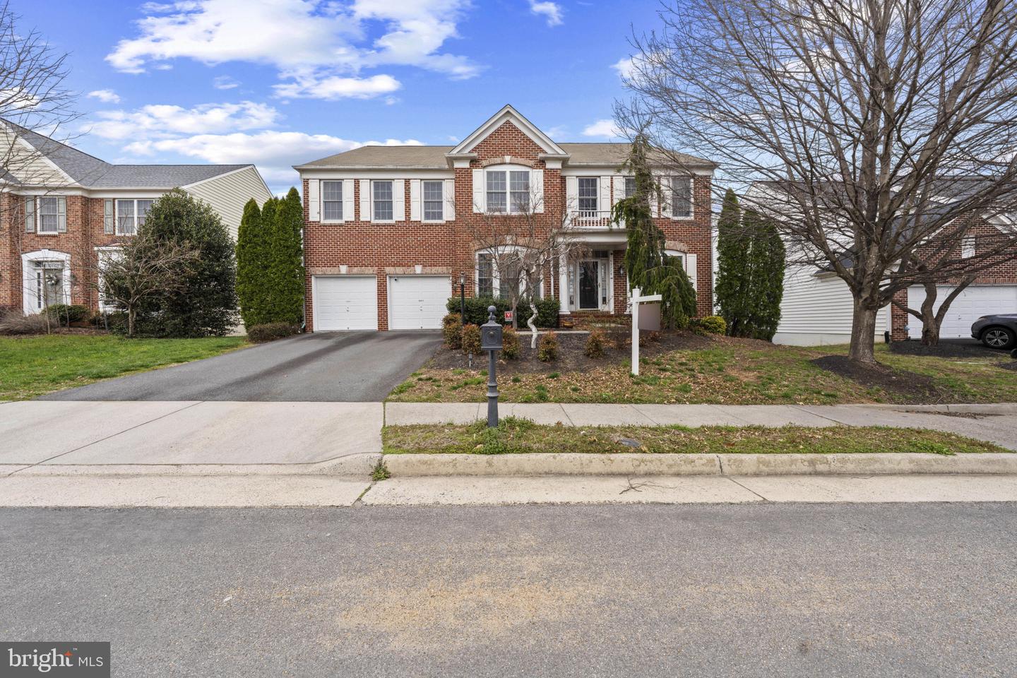Chantilly, Virginia, 20152, United States, 5 Bedrooms Bedrooms, ,5 BathroomsBathrooms,Residential,Active,2028525