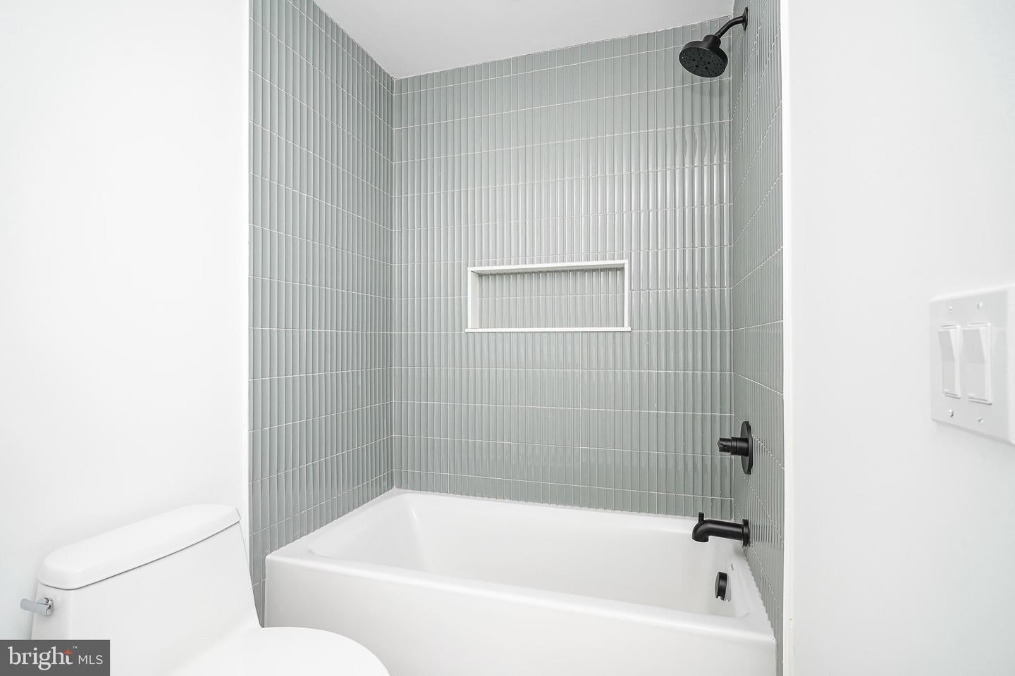 Philadelphia, Pennsylvania, 19125, United States, 4 Bedrooms Bedrooms, ,5 BathroomsBathrooms,Residential,Active,2045558