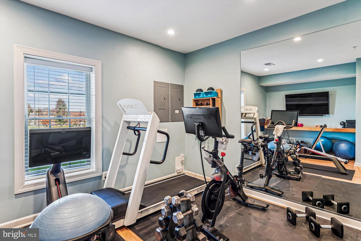 Leesburg, Virginia, 20175, United States, 5 Bedrooms Bedrooms, ,6 BathroomsBathrooms,Residential,Active,1987213