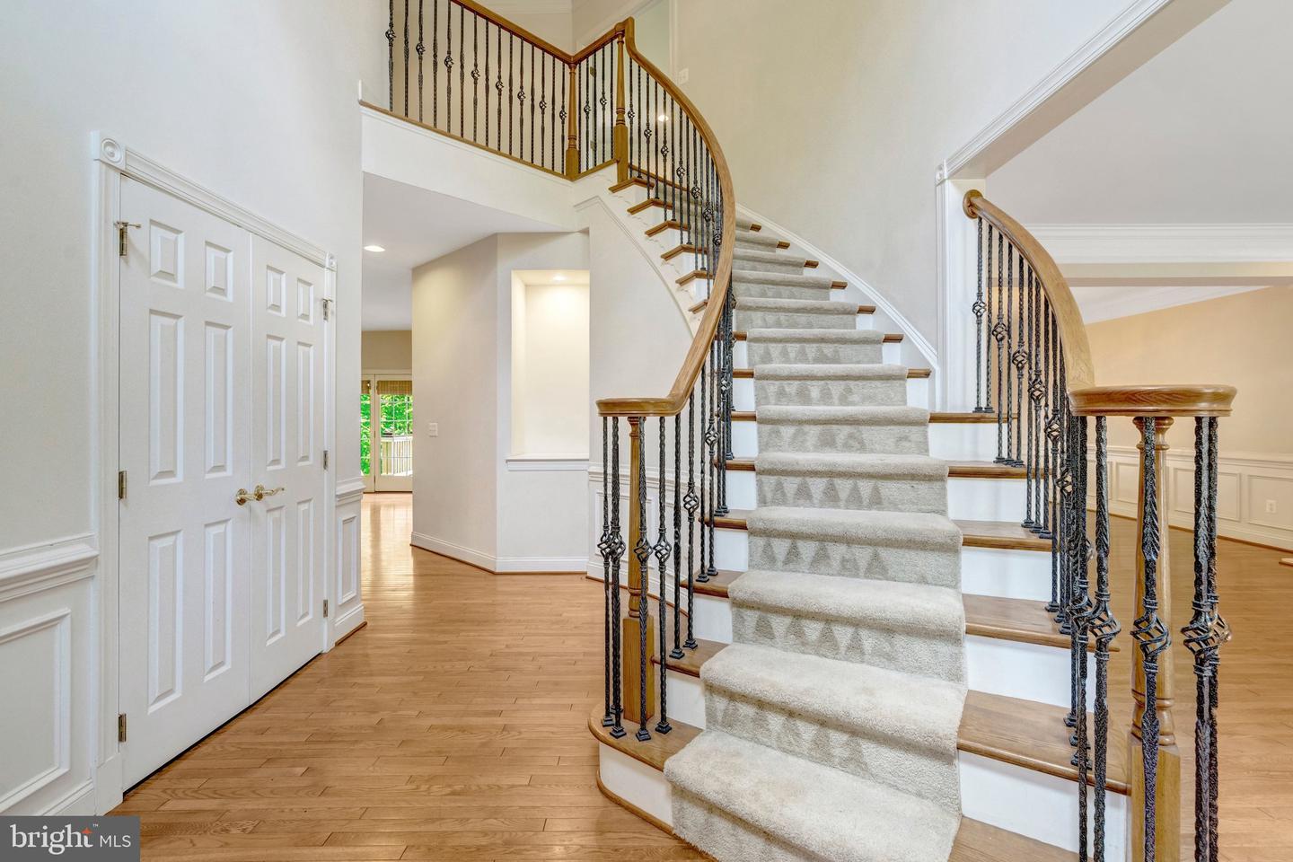 Haymarket, Virginia, 20169, United States, 5 Bedrooms Bedrooms, ,5 BathroomsBathrooms,Residential,Pending,2031766