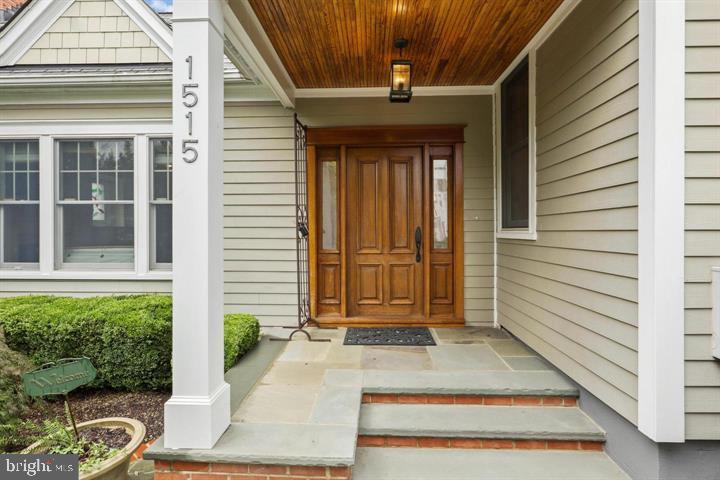 Mclean, Virginia, 22101, United States, 3 Bedrooms Bedrooms, ,3 BathroomsBathrooms,Residential,Active,1922333