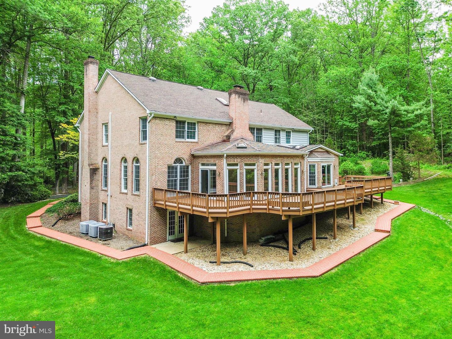 Clifton, Virginia, 20124, United States, 5 Bedrooms Bedrooms, ,6 BathroomsBathrooms,Residential,Active,2025639