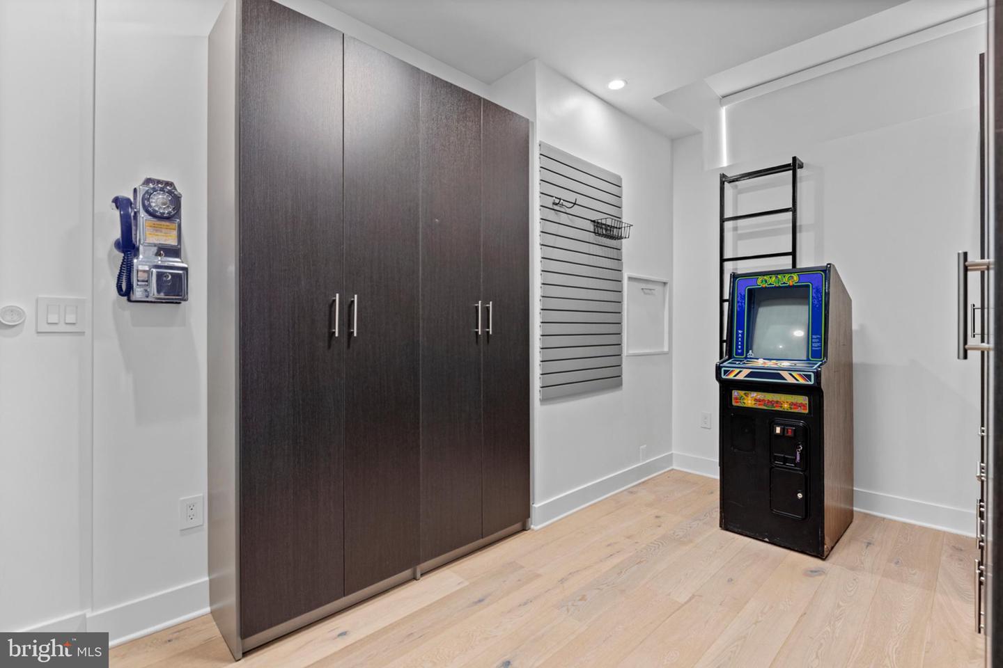 Philadelphia, Pennsylvania, 19146, United States, ,6 BathroomsBathrooms,Residential,Active,1862906