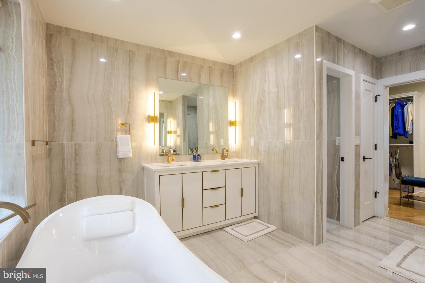 Pikesville, Maryland, 21208, United States, 6 Bedrooms Bedrooms, ,5 BathroomsBathrooms,Residential,Active,2010580