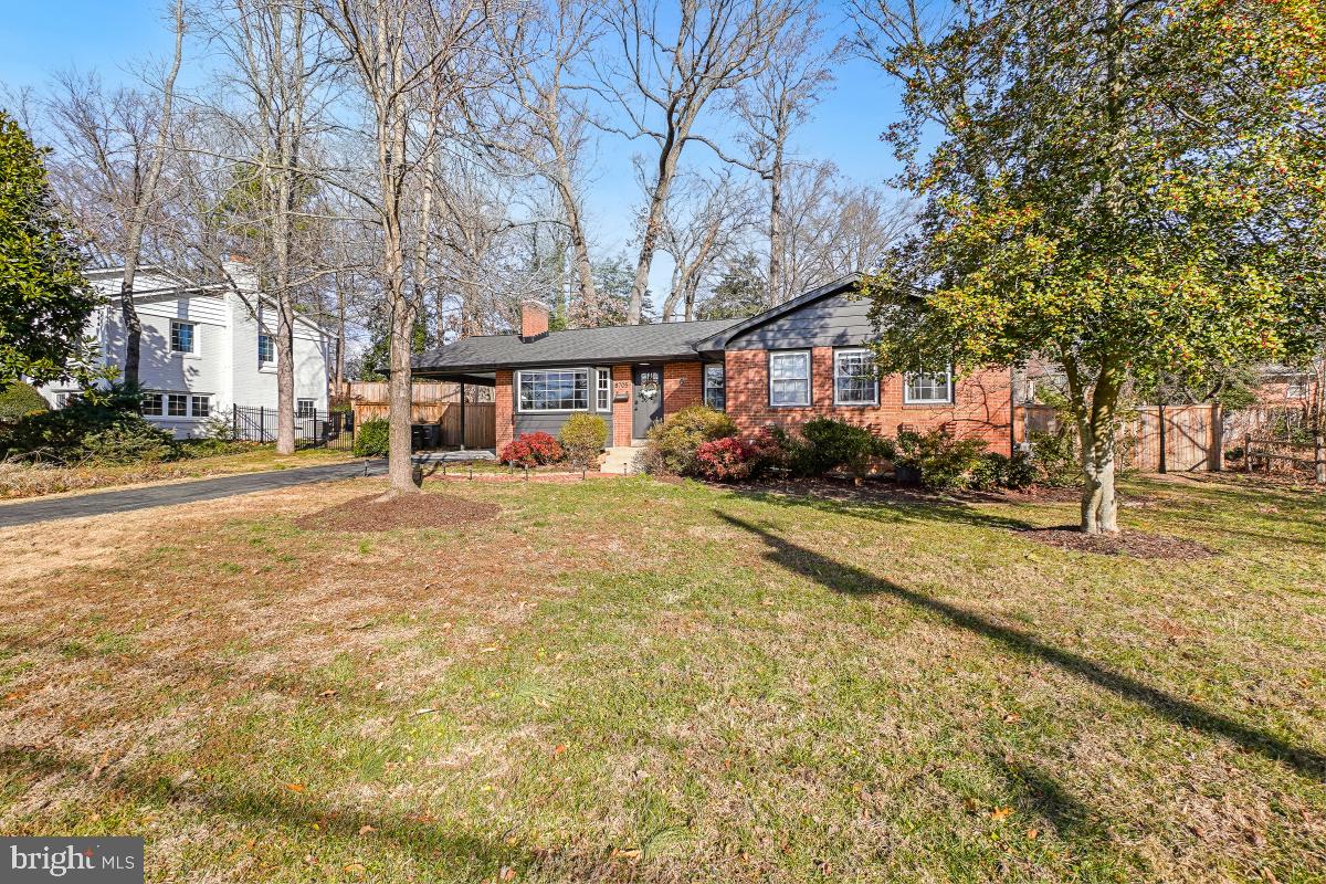 Alexandria, Virginia, 22308, United States, 3 Bedrooms Bedrooms, ,3 BathroomsBathrooms,Residential,Active,2006768