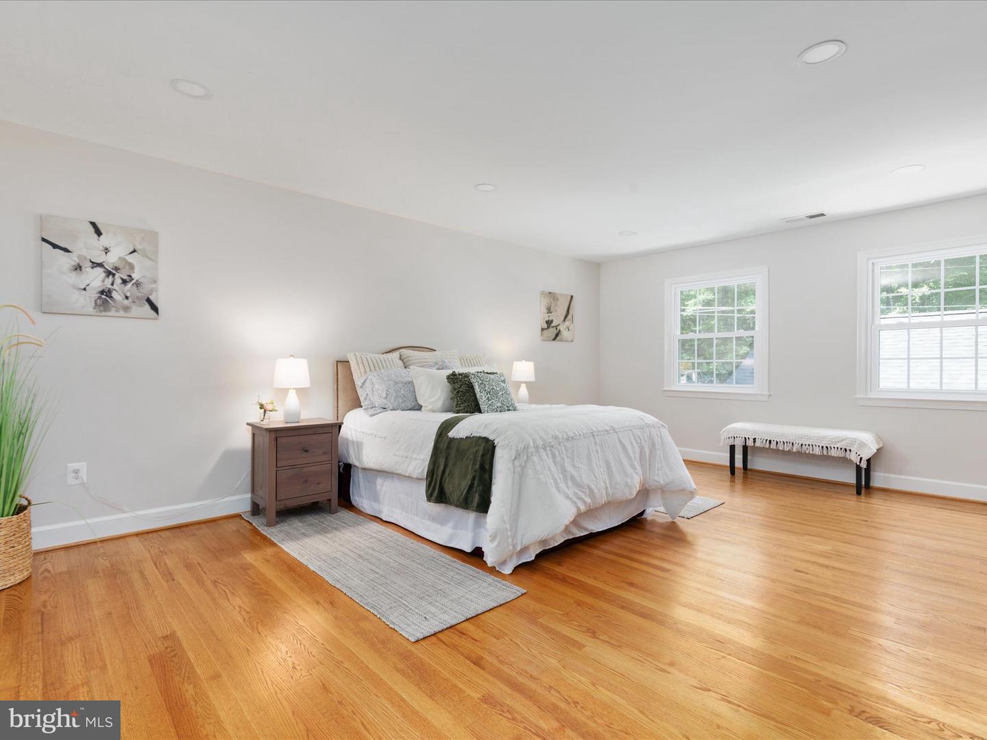 Clifton, Virginia, 20124, United States, 5 Bedrooms Bedrooms, ,5 BathroomsBathrooms,Residential,Active,1998598