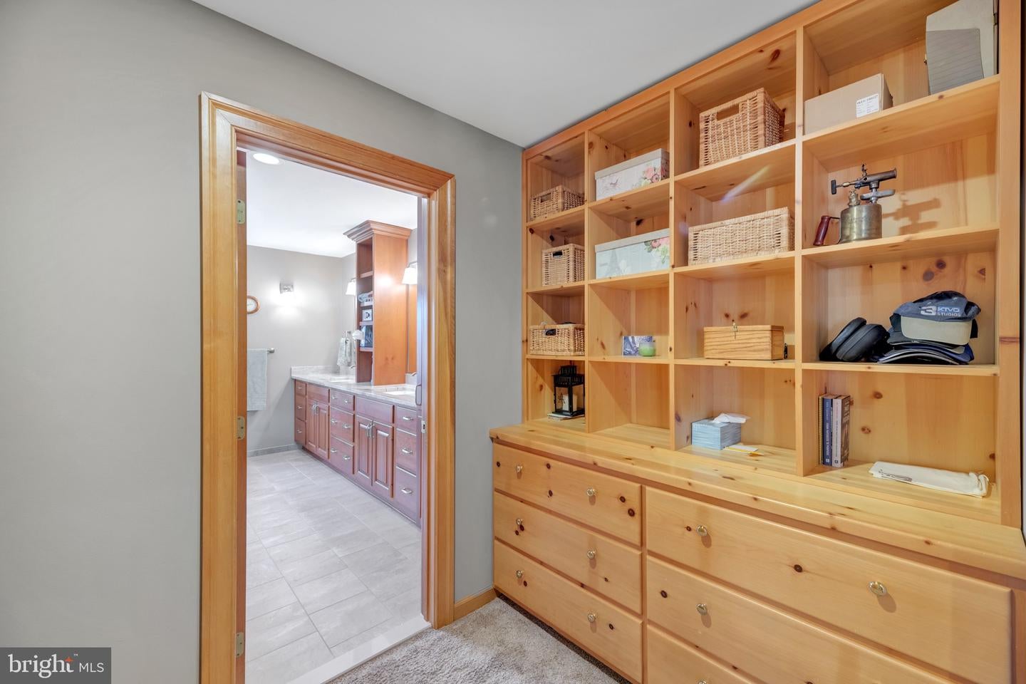 Ellicott City, Maryland, 21042, United States, 5 Bedrooms Bedrooms, ,5 BathroomsBathrooms,Residential,Active,1988714