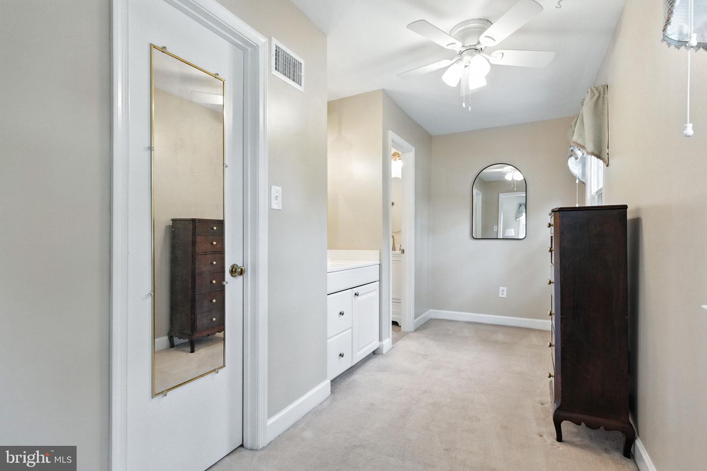 Annandale, Virginia, 22003, United States, 4 Bedrooms Bedrooms, ,4 BathroomsBathrooms,Residential,Active,1900183