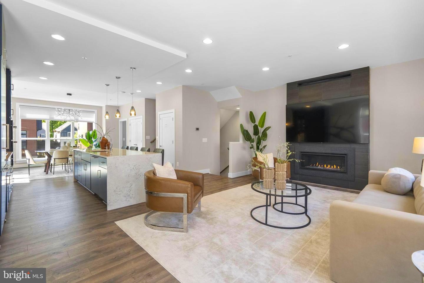 Rockville, Maryland, 20852, United States, 5 Bedrooms Bedrooms, ,5 BathroomsBathrooms,Residential,Active,2044158