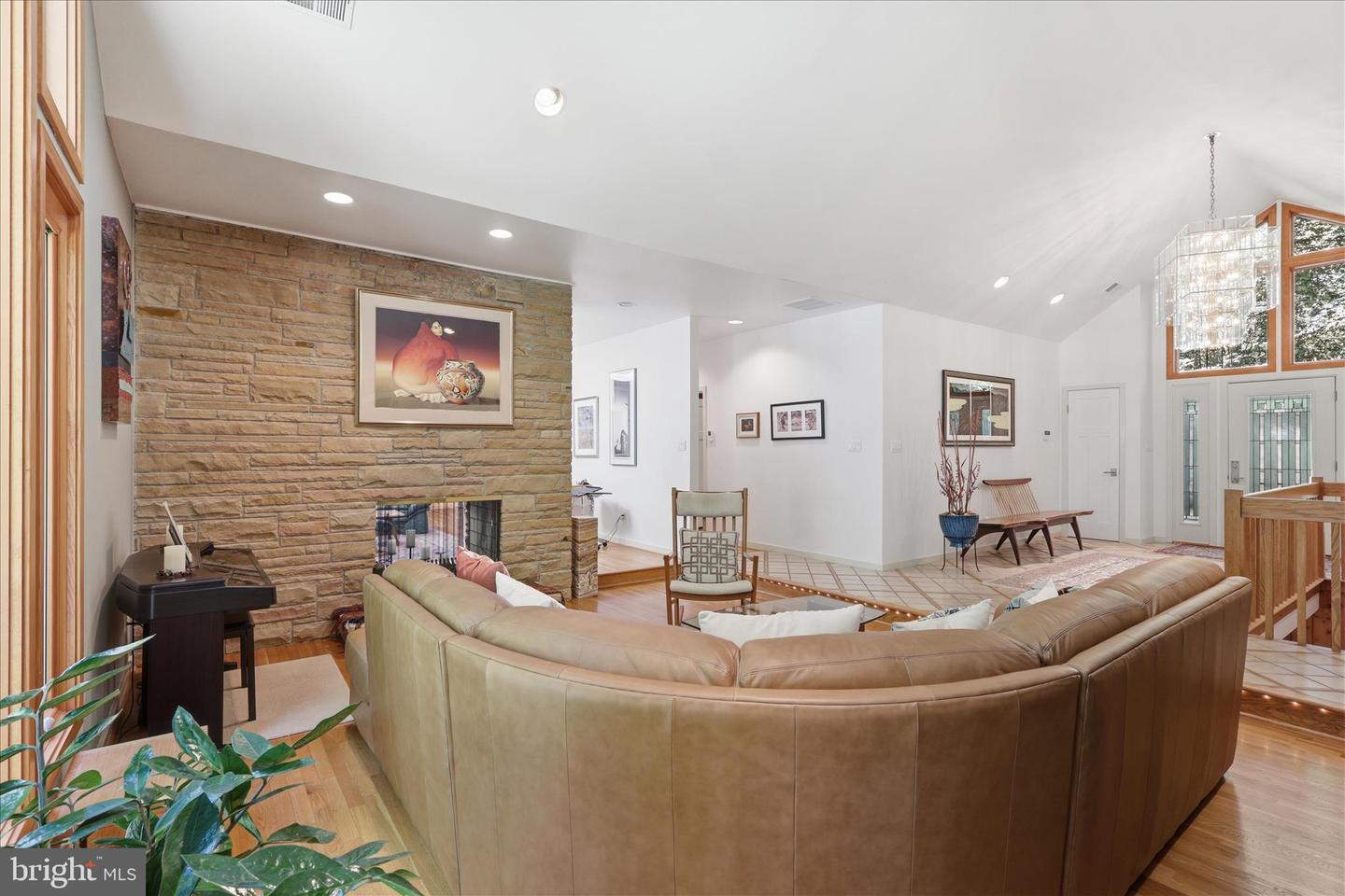 Great Falls, Virginia, 22066, United States, 4 Bedrooms Bedrooms, ,4 BathroomsBathrooms,Residential,Pending,2045715