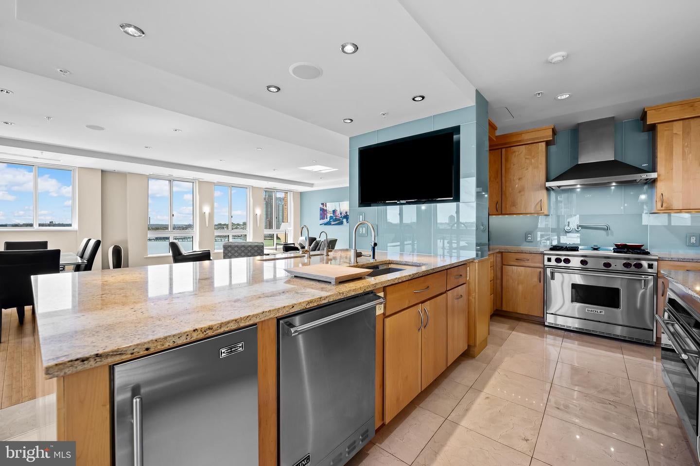 Baltimore, Maryland, 21202, United States, 3 Bedrooms Bedrooms, ,4 BathroomsBathrooms,Residential,Active,1963429