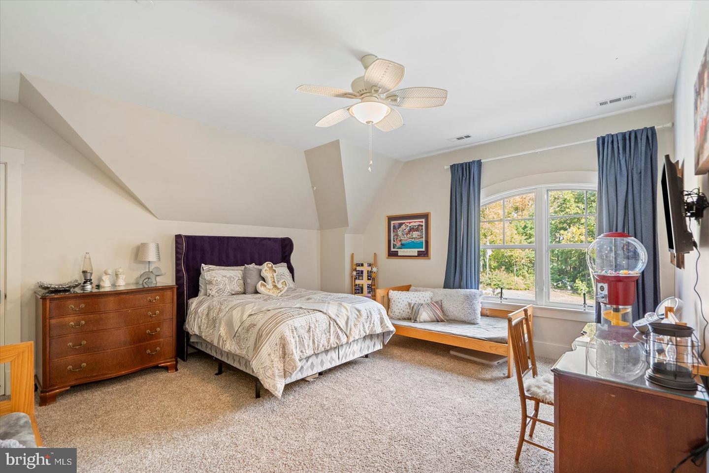 Middle River, Maryland, 21220, United States, 7 Bedrooms Bedrooms, ,7 BathroomsBathrooms,Residential,Active,1969646