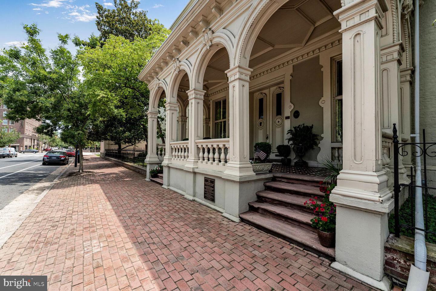 Alexandria, Virginia, 22314, United States, 2 Bedrooms Bedrooms, ,2 BathroomsBathrooms,Residential,Active,1929665