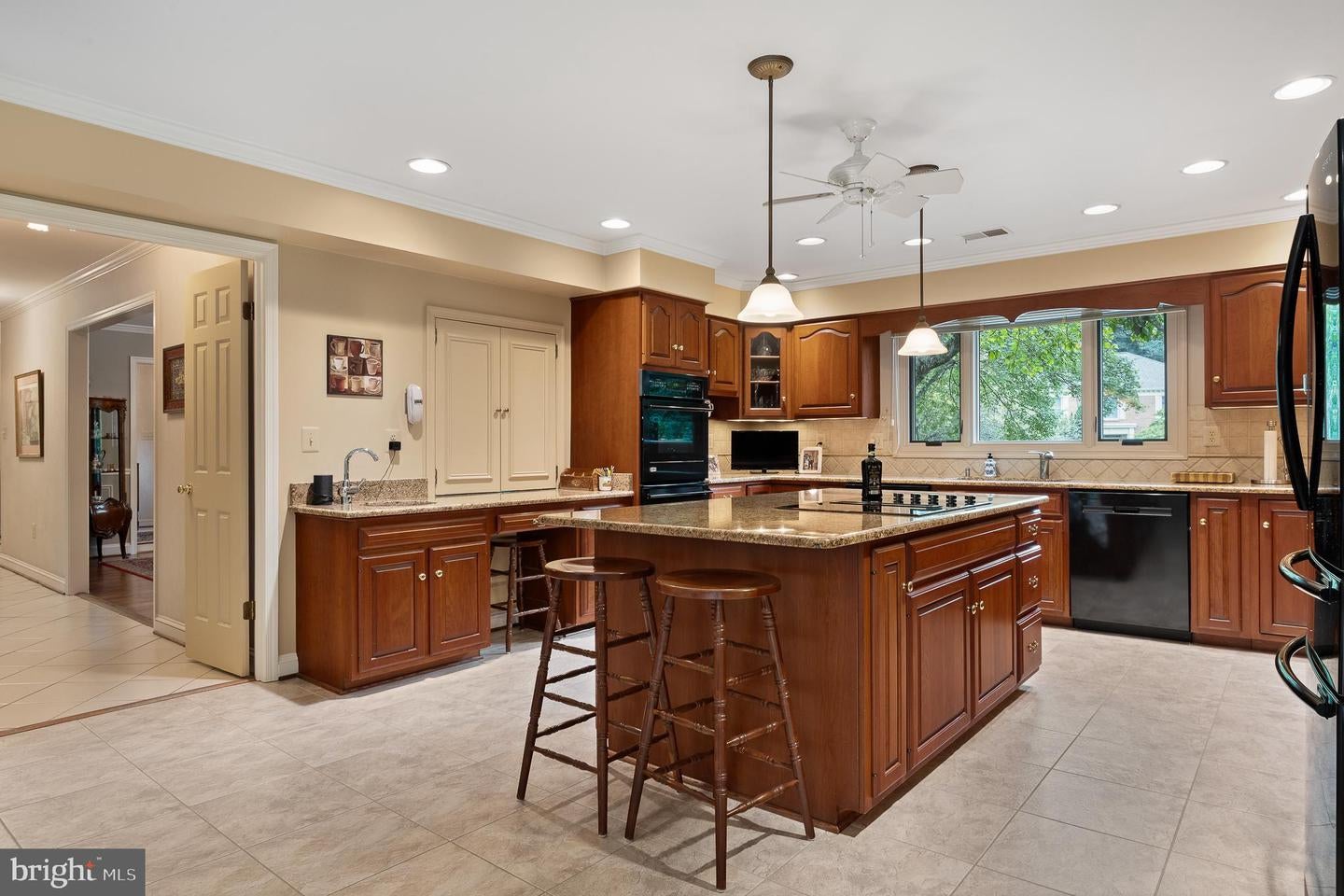 Potomac, Maryland, 20854, United States, 5 Bedrooms Bedrooms, ,6 BathroomsBathrooms,Residential,Active,1988488