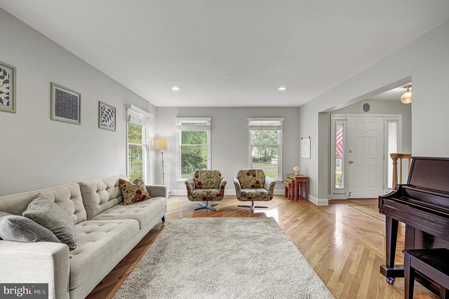 Plainsboro, New Jersey, 08536, United States, 5 Bedrooms Bedrooms, ,3 BathroomsBathrooms,Residential,Active,1853623