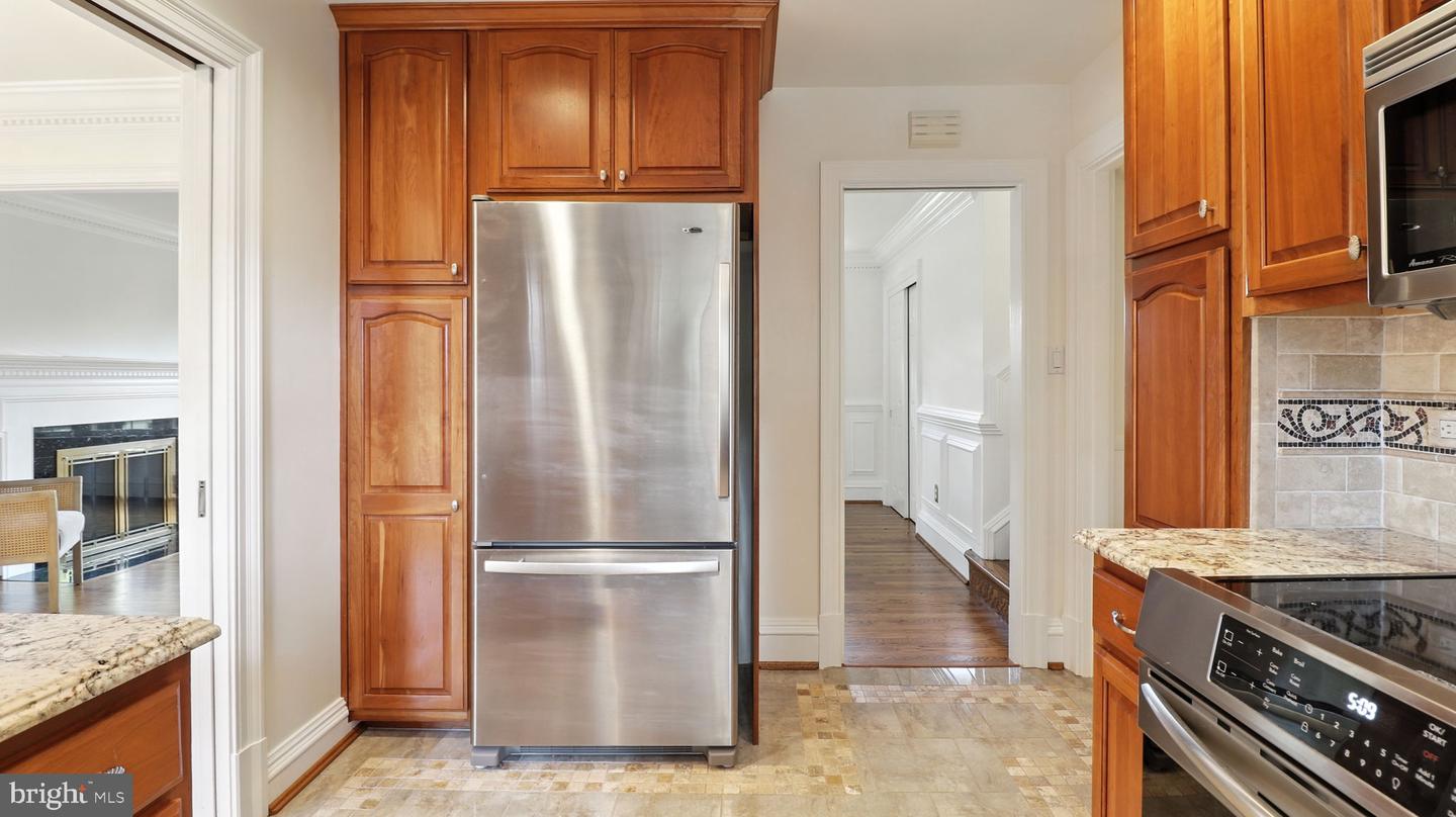 Alexandria, Virginia, 22308, United States, 4 Bedrooms Bedrooms, ,2 BathroomsBathrooms,Residential,Active,1936138