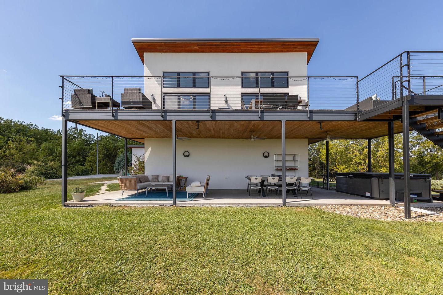 Berryville, Virginia, 22611, United States, 4 Bedrooms Bedrooms, ,4 BathroomsBathrooms,Residential,Active,1945547