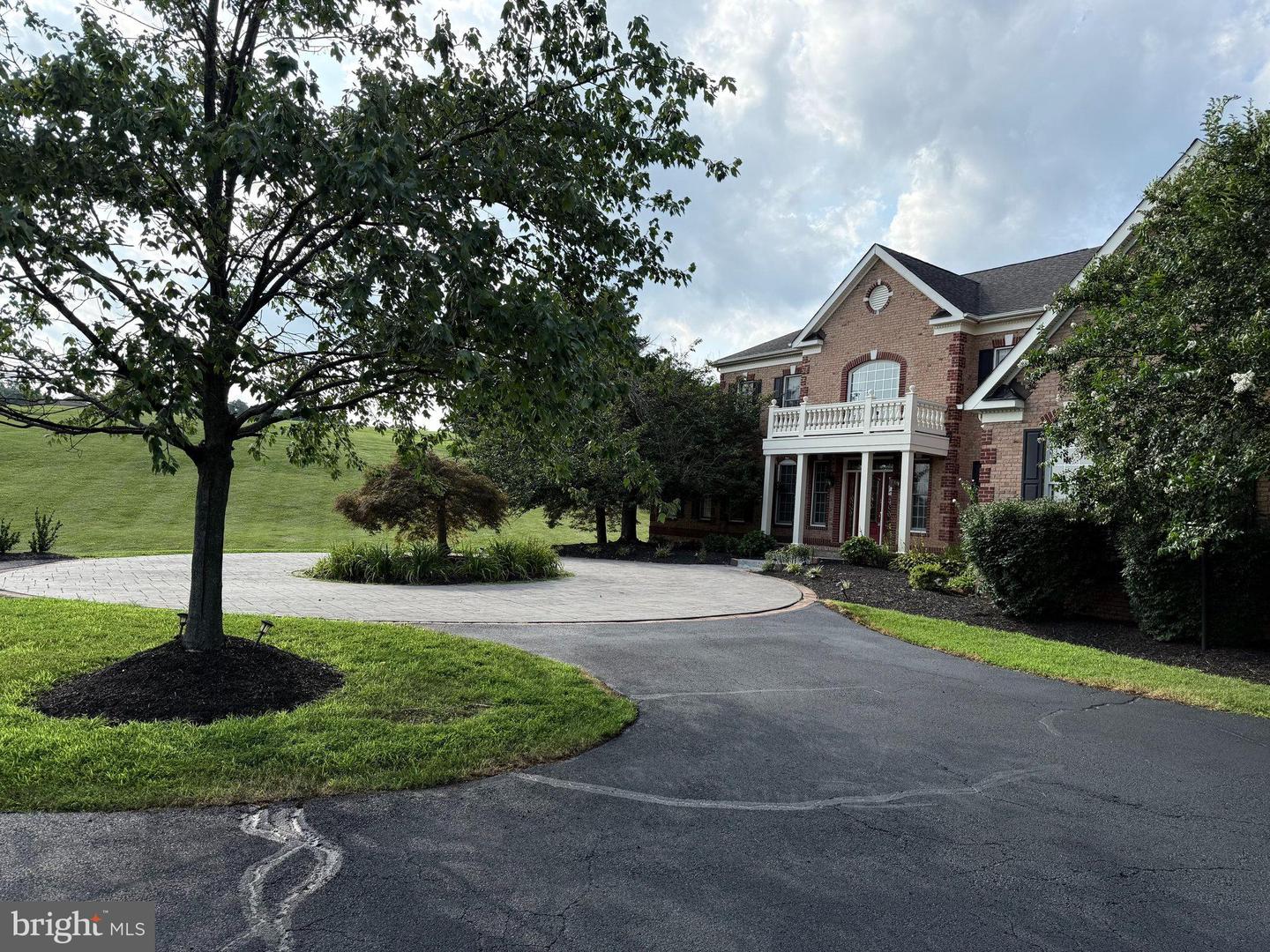 Leesburg, Virginia, 20175, United States, 4 Bedrooms Bedrooms, ,5 BathroomsBathrooms,Residential,Active,1894598