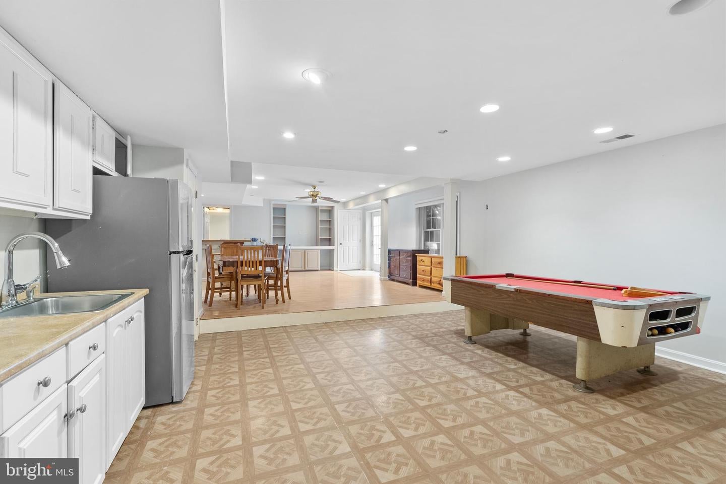 Gaithersburg, Maryland, 20879, United States, 5 Bedrooms Bedrooms, ,5 BathroomsBathrooms,Residential,Active,1999190