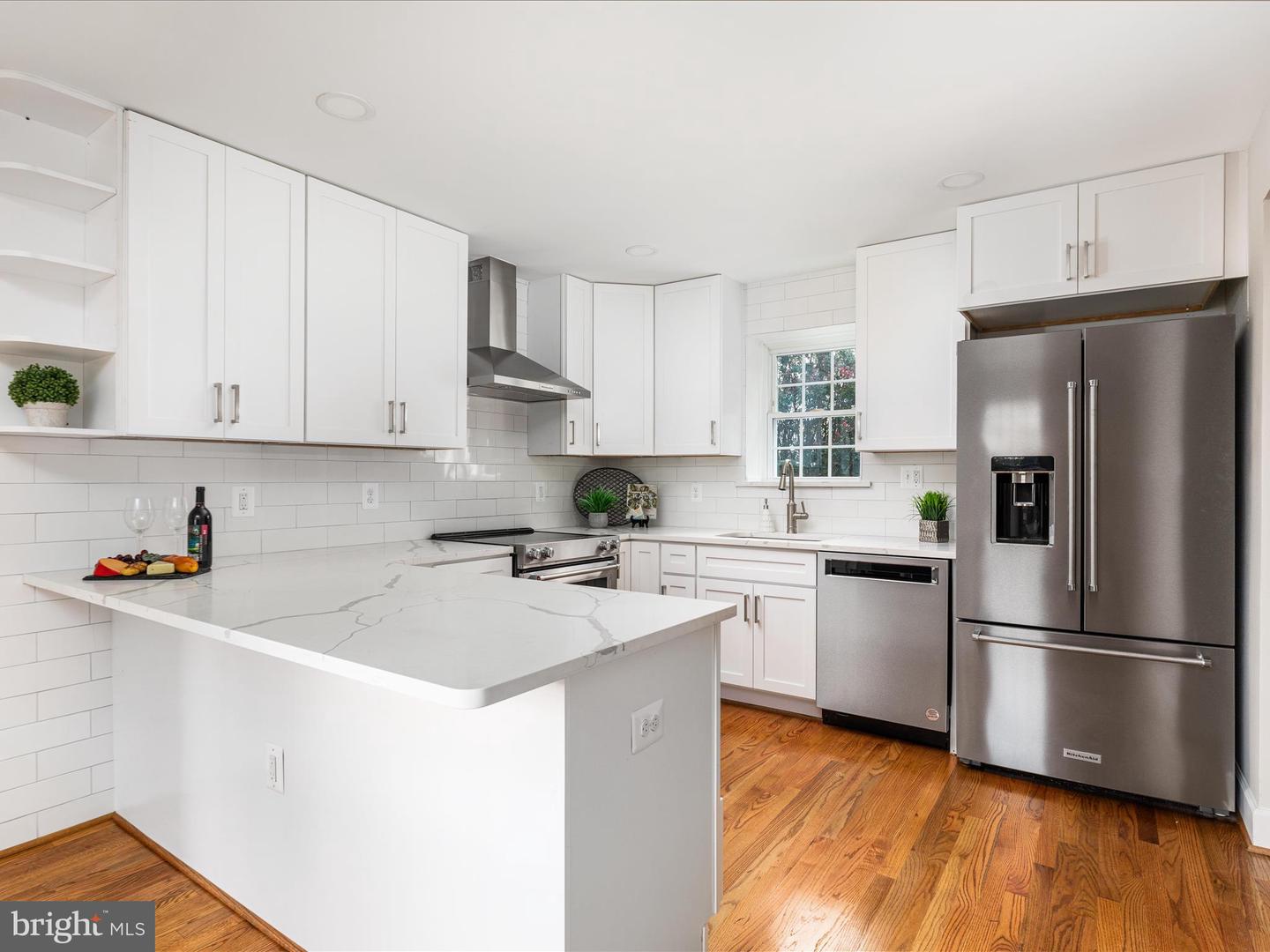 Arlington, Virginia, 22205, United States, 4 Bedrooms Bedrooms, ,4 BathroomsBathrooms,Residential,Active,1936390