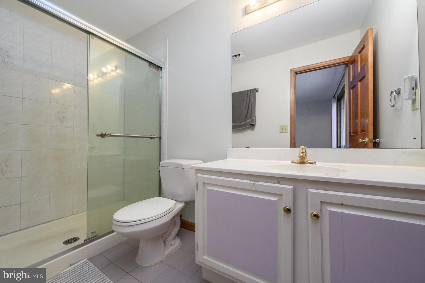 Monmouth Junction, New Jersey, 08852, United States, 5 Bedrooms Bedrooms, ,5 BathroomsBathrooms,Residential,Active,1987239