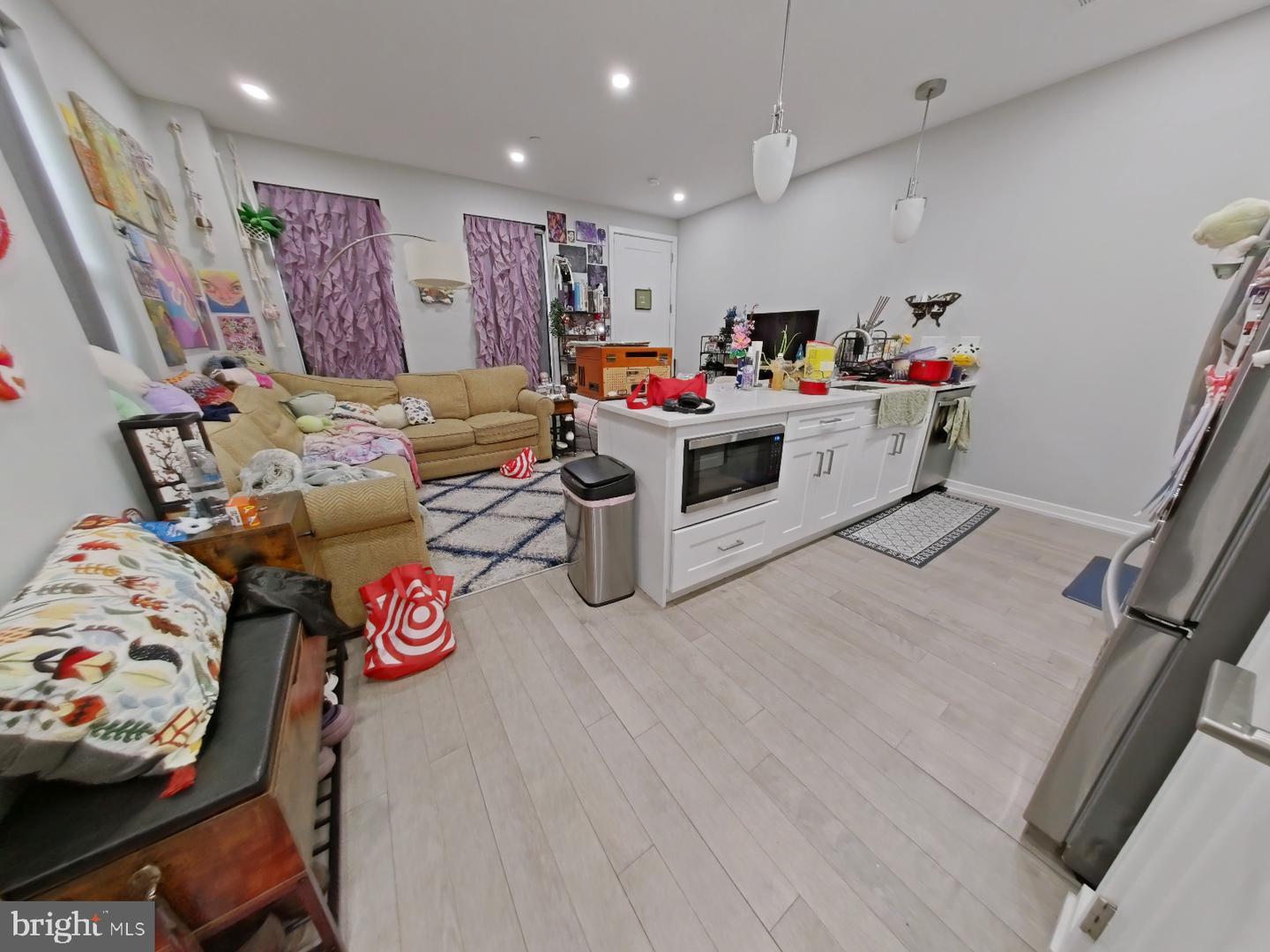 Philadelphia, Pennsylvania, 19130, United States, ,Residential,Active,1952052