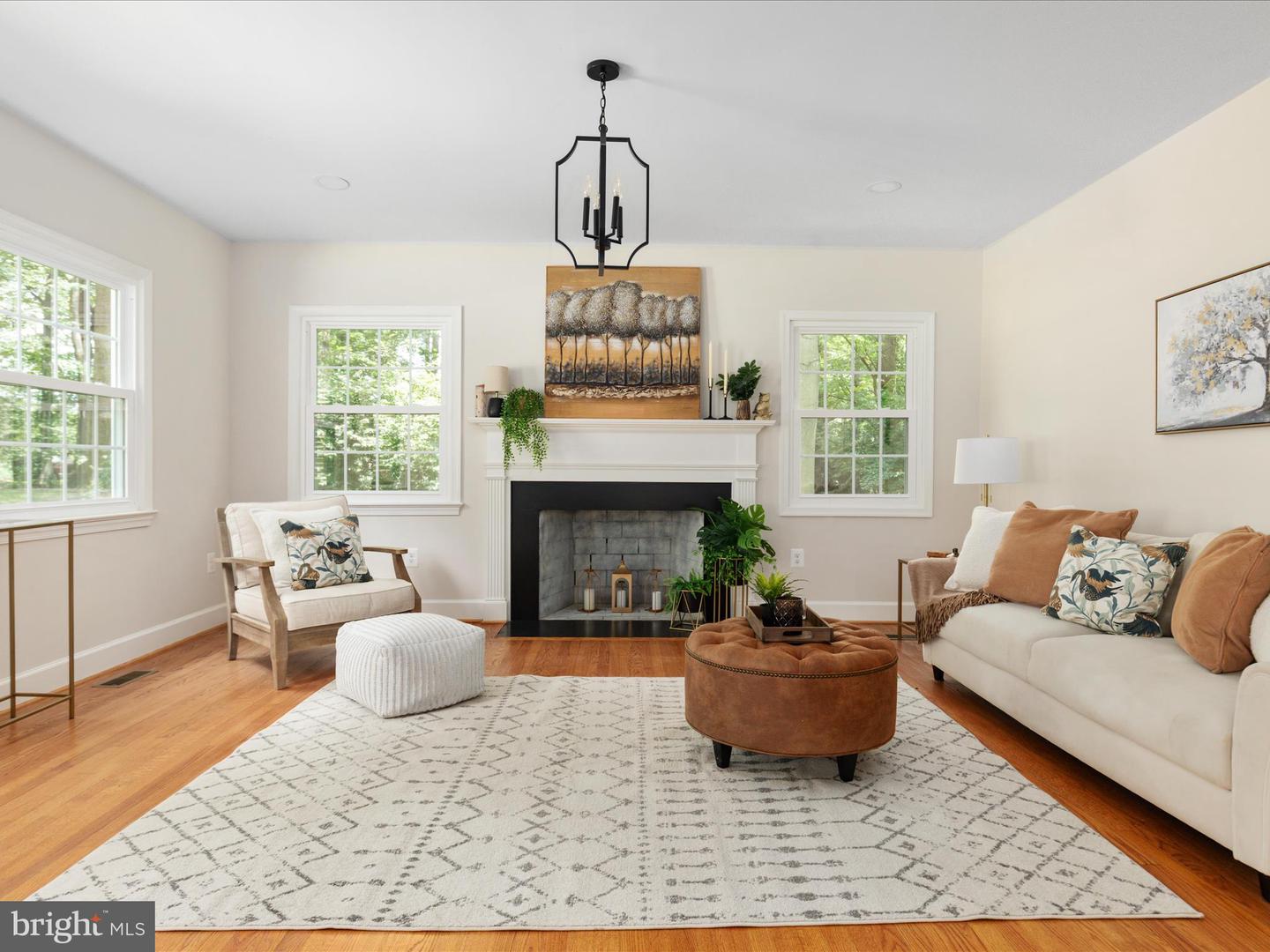 Clifton, Virginia, 20124, United States, 5 Bedrooms Bedrooms, ,5 BathroomsBathrooms,Residential,Active,1998598