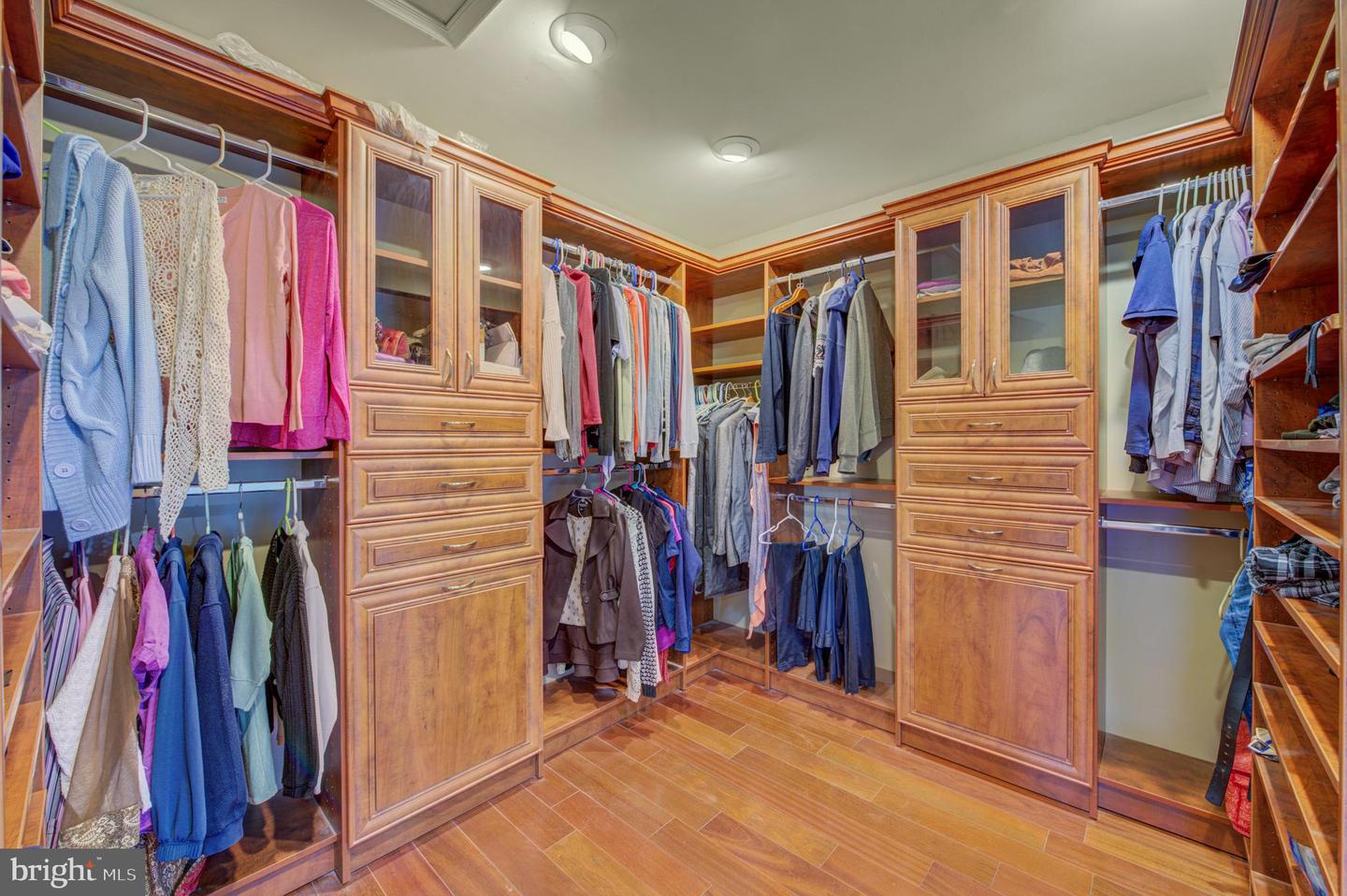 Plainsboro, New Jersey, 08536, United States, 5 Bedrooms Bedrooms, ,4 BathroomsBathrooms,Residential,Active,1936613