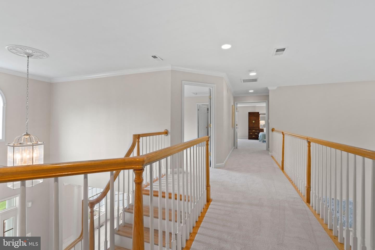 Oakton, Virginia, 22124, United States, 5 Bedrooms Bedrooms, ,5 BathroomsBathrooms,Residential,Active,1926902