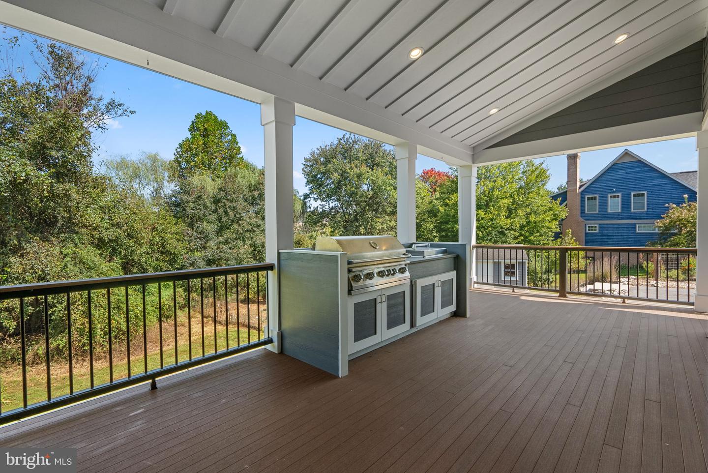 Highland, Maryland, 20777, United States, 5 Bedrooms Bedrooms, ,5 BathroomsBathrooms,Residential,Active,1944059