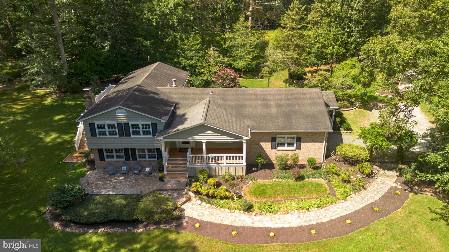 Fairfax Station, Virginia, 22039, United States, 4 Bedrooms Bedrooms, ,3 BathroomsBathrooms,Residential,Active,1936424