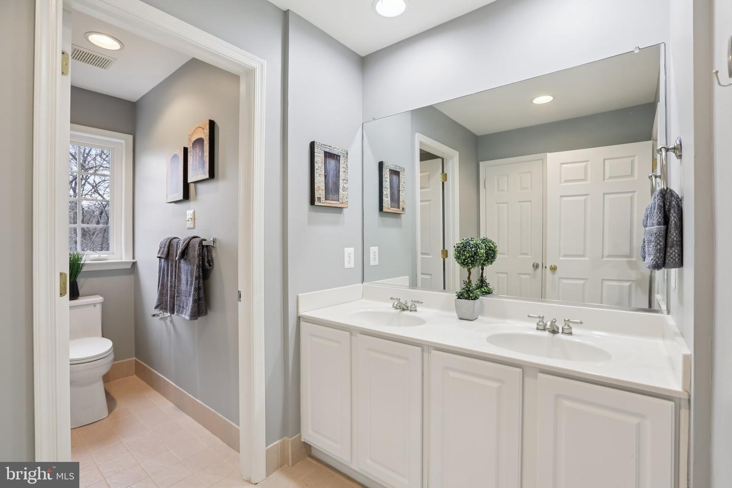 Clarksburg, Maryland, 20871, United States, 5 Bedrooms Bedrooms, ,4 BathroomsBathrooms,Residential,Active,2025637