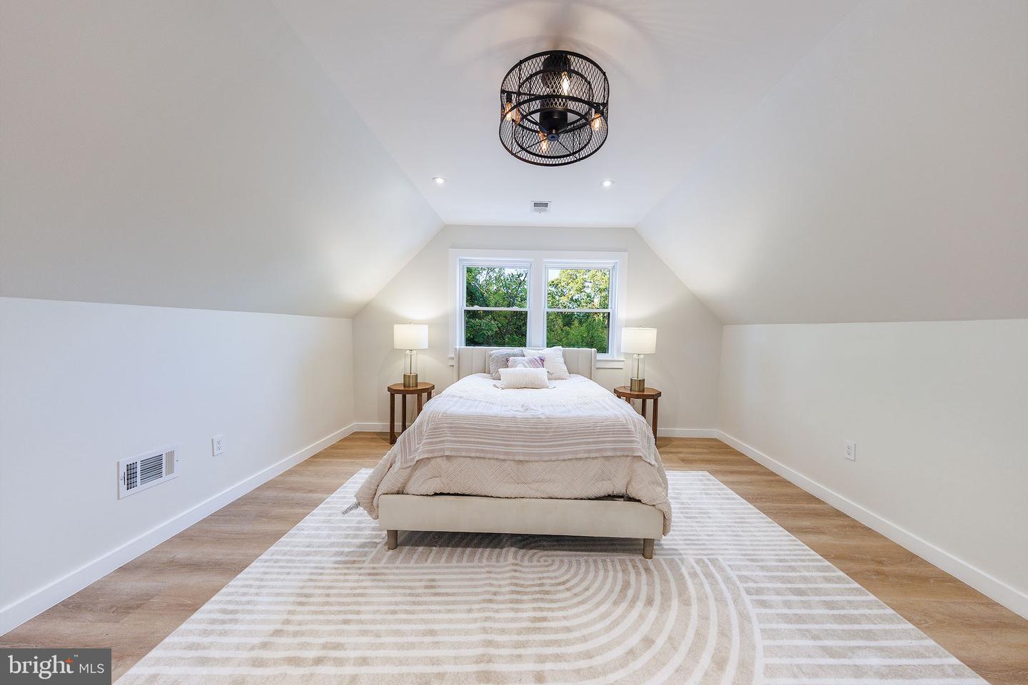 Washington, District Of Columbia, 20018, United States, 6 Bedrooms Bedrooms, ,5 BathroomsBathrooms,Residential,Active,1964489