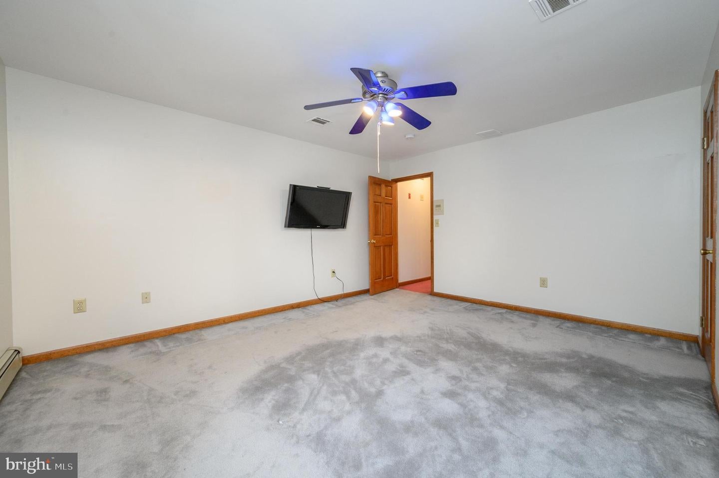 Monmouth Junction, New Jersey, 08852, United States, 5 Bedrooms Bedrooms, ,6 BathroomsBathrooms,Residential,Active,2044533