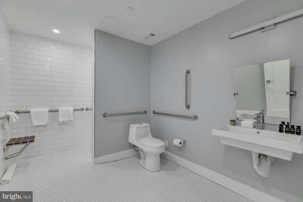 150 S INDEPENDENCE MALL W APT 819, PHILADELPHIA, PA 19106, photo 3 of 15