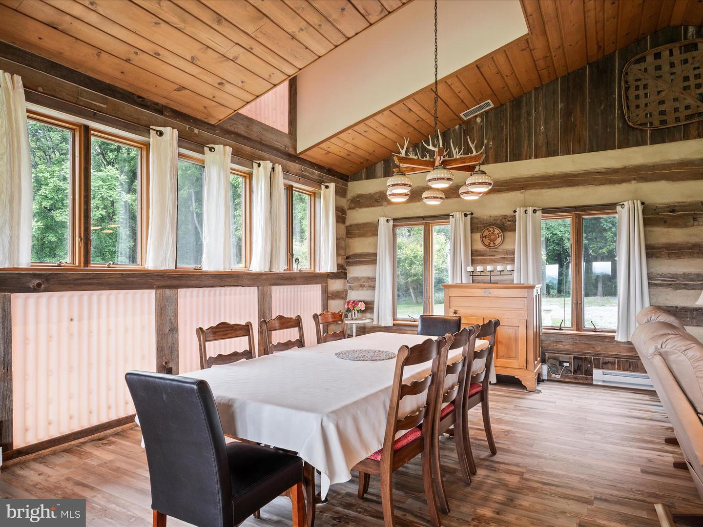 Berryville, Virginia, 22611, United States, 4 Bedrooms Bedrooms, ,3 BathroomsBathrooms,Residential,Active,1884871