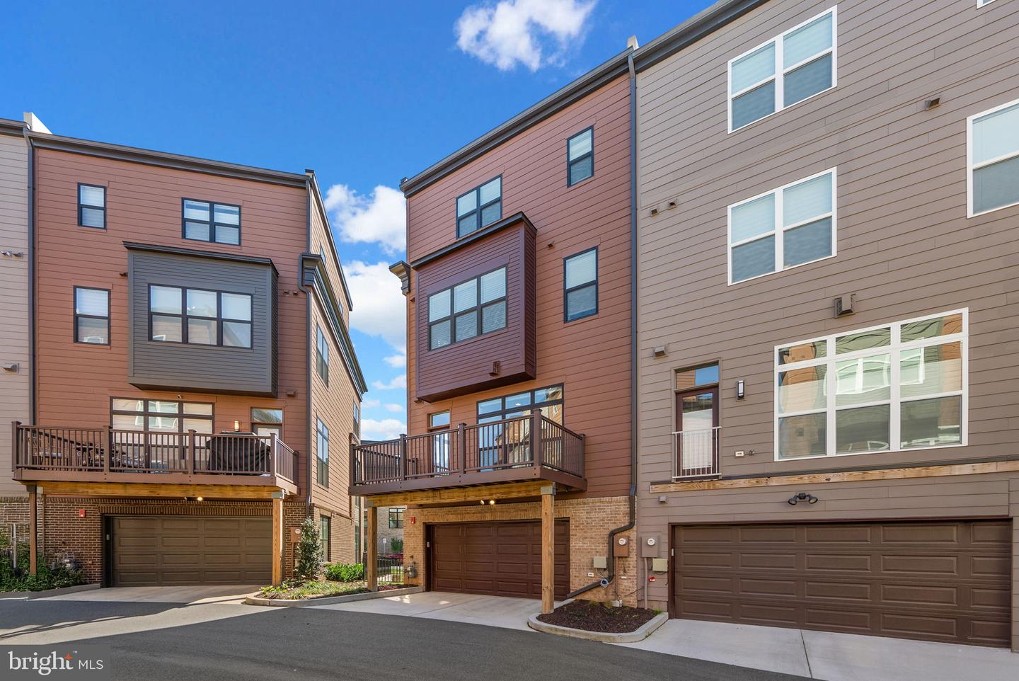 Rockville, Maryland, 20852, United States, 5 Bedrooms Bedrooms, ,5 BathroomsBathrooms,Residential,Active,1954009