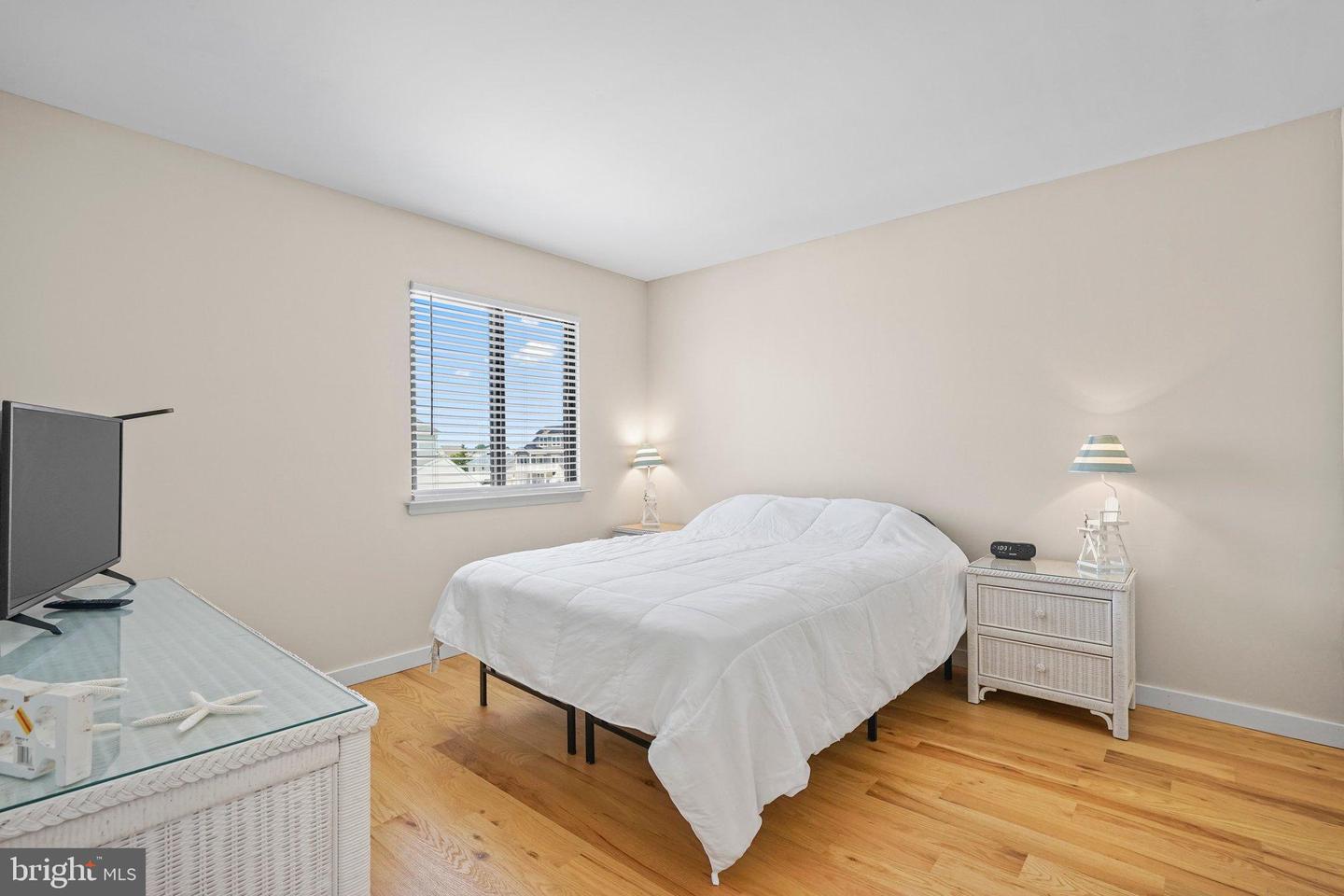 Manahawkin, New Jersey, 08050, United States, 4 Bedrooms Bedrooms, ,3 BathroomsBathrooms,Residential,Active,1885030