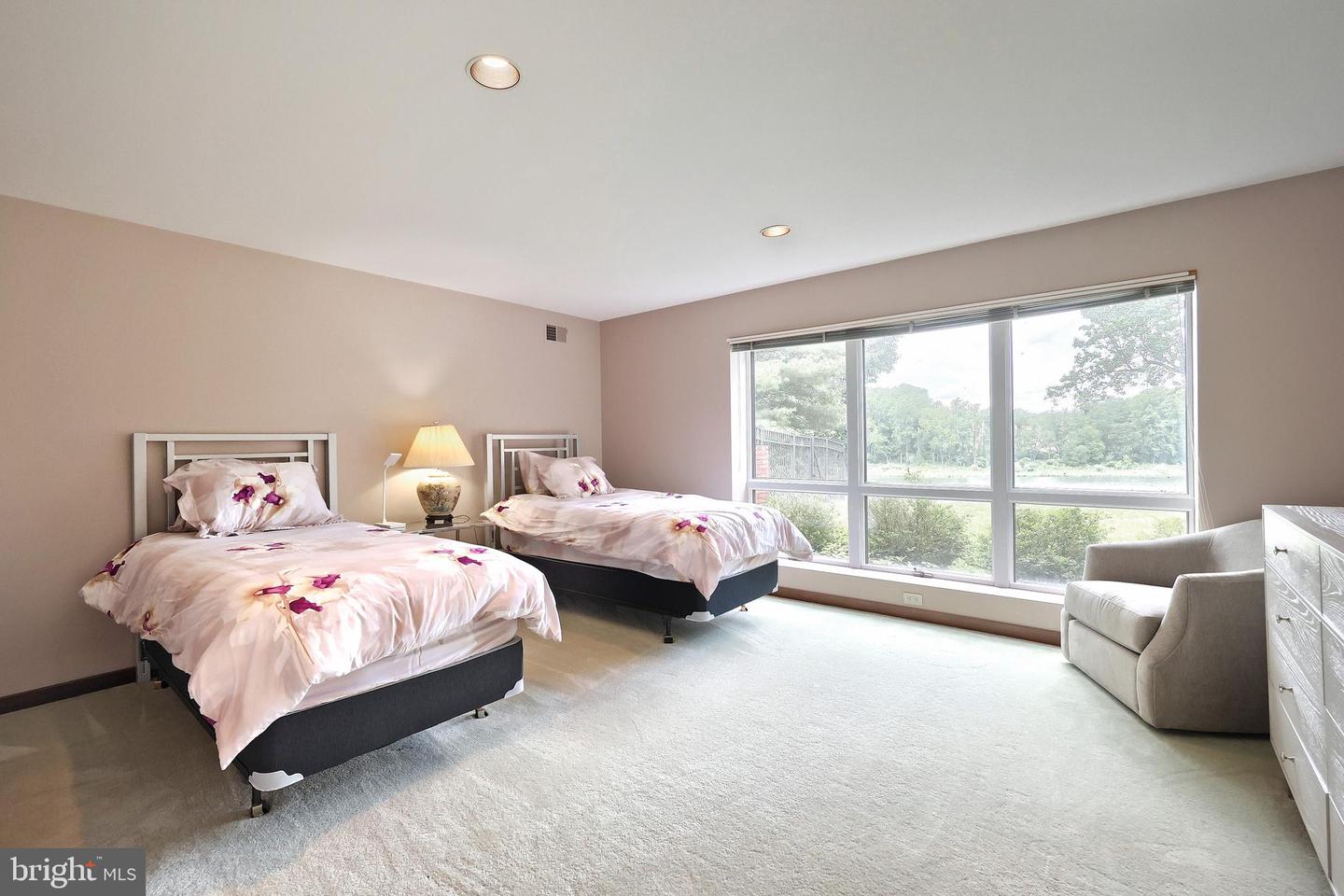Spring Grove, Pennsylvania, 17362, United States, 6 Bedrooms Bedrooms, ,6 BathroomsBathrooms,Residential,Active,1825088
