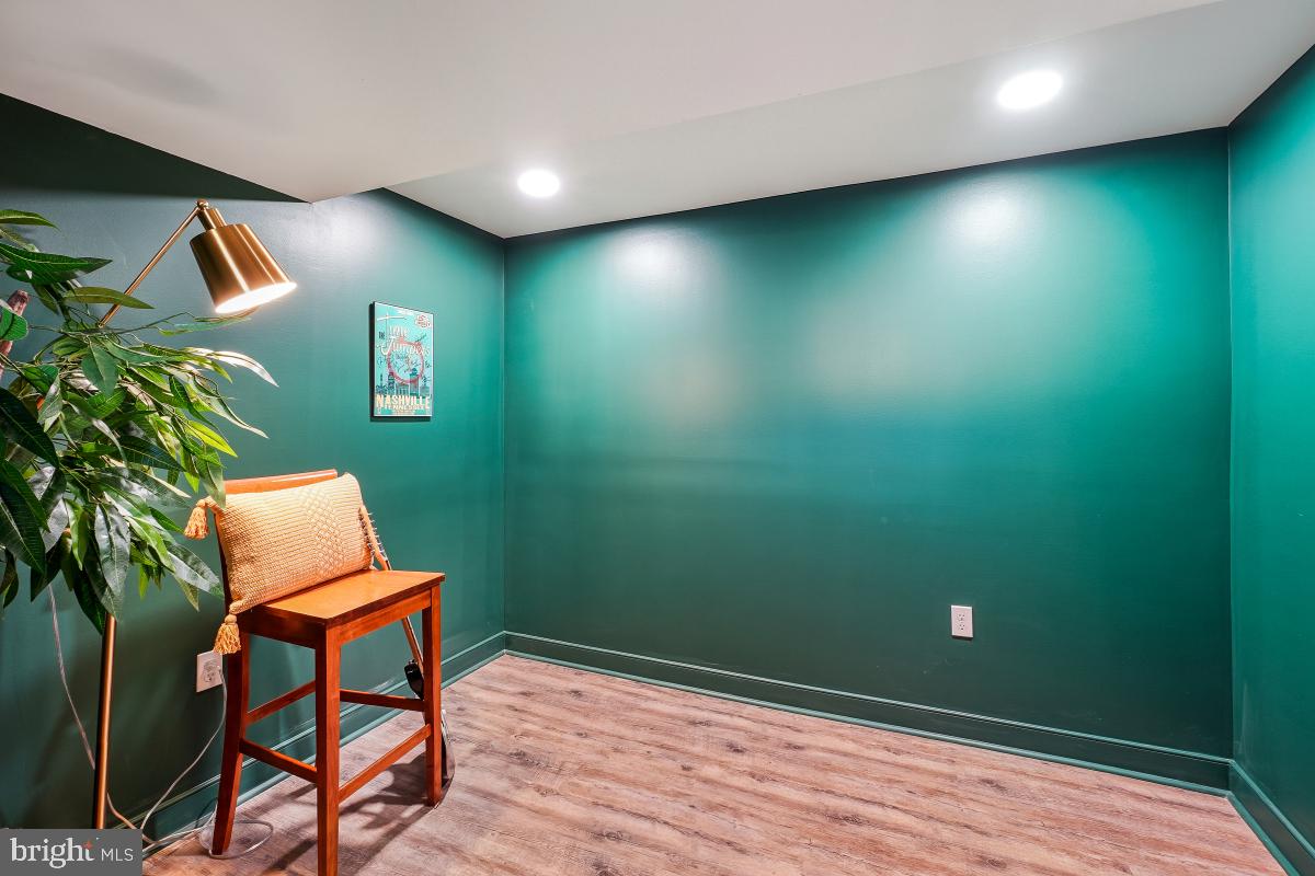 Alexandria, Virginia, 22308, United States, 3 Bedrooms Bedrooms, ,3 BathroomsBathrooms,Residential,Active,2006768