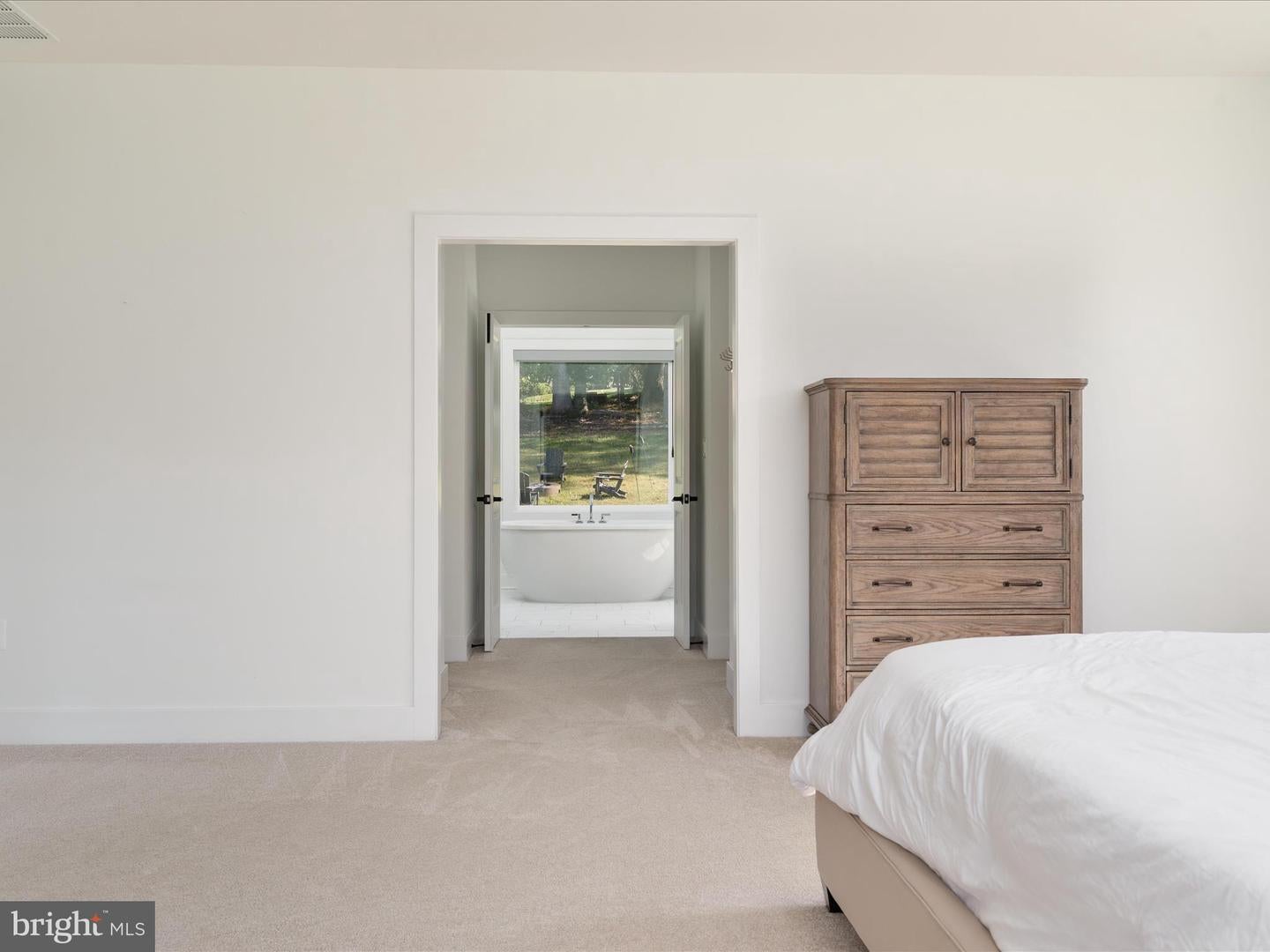 Oakton, Virginia, 22124, United States, 6 Bedrooms Bedrooms, ,6 BathroomsBathrooms,Residential,Active,1960120