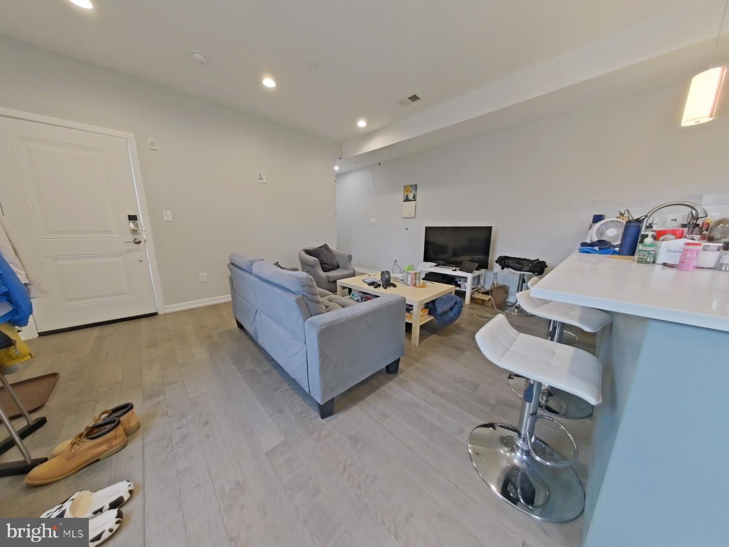 Philadelphia, Pennsylvania, 19130, United States, ,Residential,Active,1952052