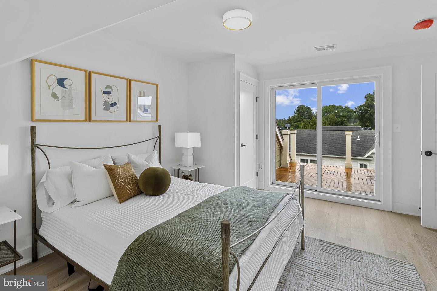 Arlington, Virginia, 22201, United States, 4 Bedrooms Bedrooms, ,5 BathroomsBathrooms,Residential,Active,1943821