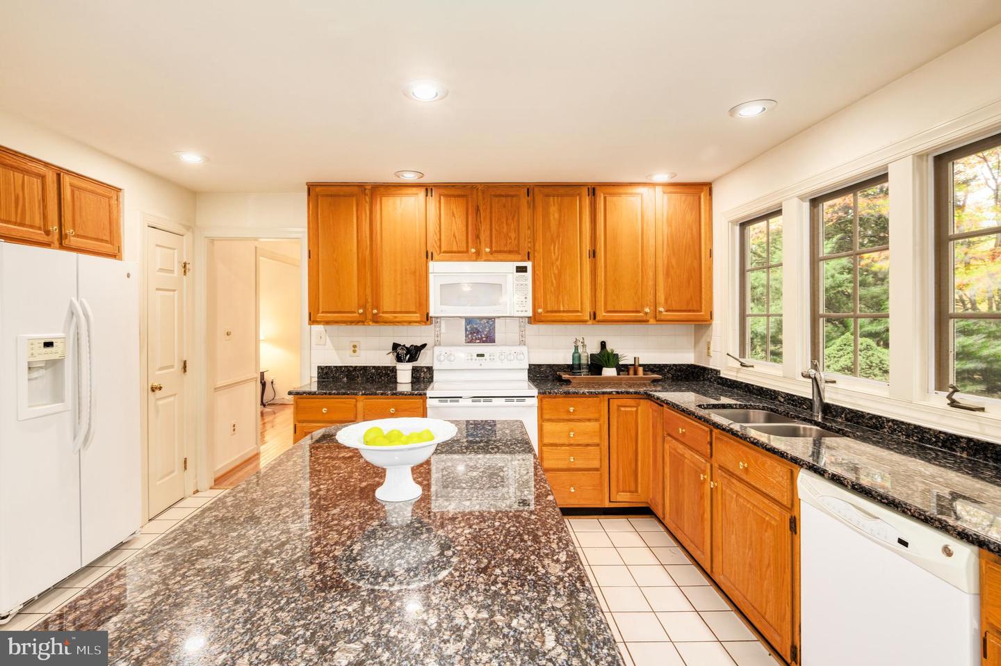 Fairfax Station, Virginia, 22039, United States, 4 Bedrooms Bedrooms, ,4 BathroomsBathrooms,Residential,Active,1988427